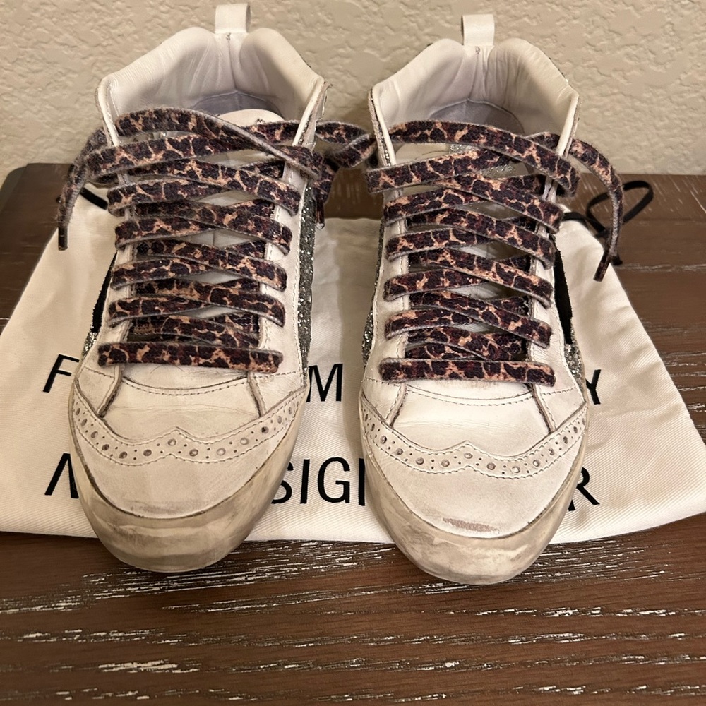 Super cute Golden Goose sneakers! Buyer pays shipping.